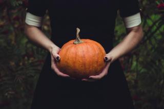 Ce să faci în seara de 30 octombrie, înainte de Halloween. Superstiții despre noroc, bani și împlinirea dorințelor