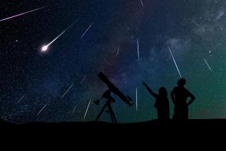 Începe ploaia de stele Draconide. Când se vede cel mai bine fenomenul spectaculos pe cerul României