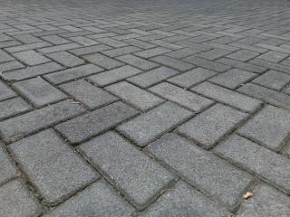 (P) 7 avantaje ale pavelelor din beton pentru amenajarea exterioară și pavarea grădinilor