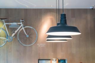 (P) Lustra LED nu este doar un corp de iluminat. Este decizia care schimbă o încăpere