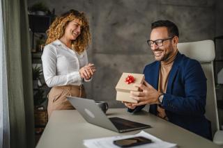 Când se sărbătorește Ziua Bărbatului în România. Motivul pentru care este asociată cu data de 9 martie