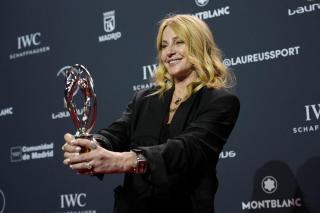 Nadia Comăneci, cu lacrimi în ochi la „Oscarurile Sportului”. Discurs emoționant, la 50 de ani de la un 10 perfect