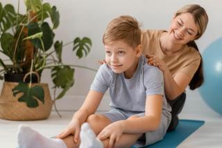 (P) Recuperare ortopedică la copii: când e nevoie și cum ajută