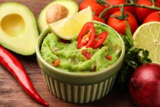 Guacamole – cum îl păstrezi verde și proaspăt + rețetă autentică