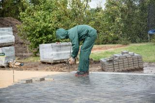 (P) Ce criterii contează în alegerea materialelor pentru casă și curte, alături de Leroy Merlin
