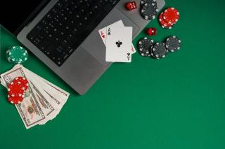 (P) Psihologia divertismentului digital și deciziile pe care le luăm