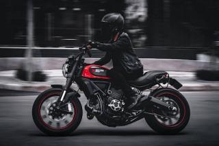(P) Începătorii motocicliști greșesc adesea aici