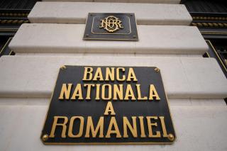Când va începe să scadă inflația și să revină prețurile la normal! Anunțul oficial făcut de BNR