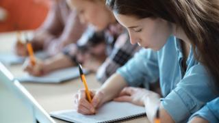Examenul de Bacalaureat 2027 începe mai devreme! Ministerul Educației a dezvăluit calendarul propus
