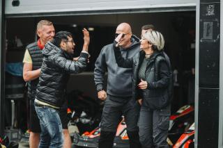 Poftiți pe la noi: Poftiți la întrecere, 17 august 2026. Giulia și Anda Adam au dat ținutele de scenă pe hainele motto