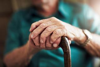 Ajutoare pensionari 2026. Ce primesc bătrânii cu venituri mici din partea statului. Detalii importante pentru pensionari