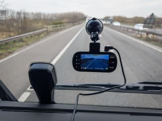 Ce poți să pățești dacă publici pe Facebook filmări cu nereguli în trafic! Detaliul ce îți poate aduce probleme cu legea