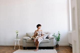 (P) Amenajare minimalistă a casei: cum reduci consumul cumpărând mai puțin, dar mai bine