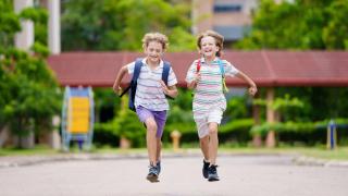 Urmează prima minivacanță pentru elevii din România la nici o lună de la începerea școlii. Când vor avea weekend prelungit