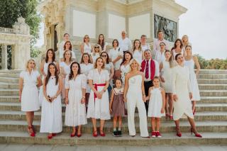 DRAGOSTEA POARTĂ PANTOFII ROŞII. SheroTalk a ajuns la Madrid: „Prima palmă am primit-o în ziua nunții”