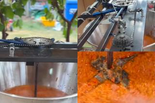 Un român s-a săturat să învârtă în zacuscă și a inventat o mașinărie care face treaba în locul lui. Din ce a construit-o