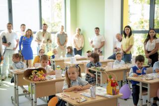 Municipiul din România unde părinții nu mai trebuie să dea bani pentru fondul clasei. Ce li s-a cerut directorilor