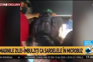 Zeci de oameni stau înghesuiți într-un microbuz, în picioare, și se împing ca să-și facă loc. Imagini revoltătoare - Video