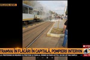 UPDATE: Circulația tramvaielor pe Bulevardul Timișoara a fost reluată  /  Un tramvai a luat foc, în Capitală, între stațiile Vasile Milea şi Răzoare. Circulația este blocată