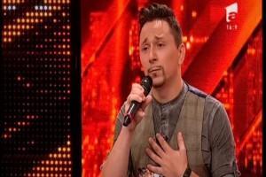 Ritual de „EXORCIZARE” pe scena X Factor! Florian Costan l-a făcut pe Horia Brenciu să cadă sub masă cu prestația sa