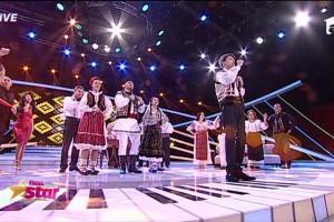 WOW! ”Bine, Moroooo!” Cătălin Moroșanu chiar cântă muzică populară, alături de trei copii talentați: ”Nimeni nu știe că am fost în corul liceului!”