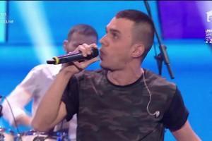 Florin Ristei, din nou pe scena X Factor! Fără emoţiile de acum trei ani, fostul concurent a făcut show total: 