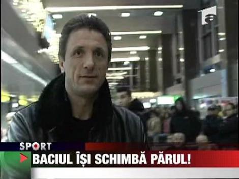 Baciul isi schimba parul