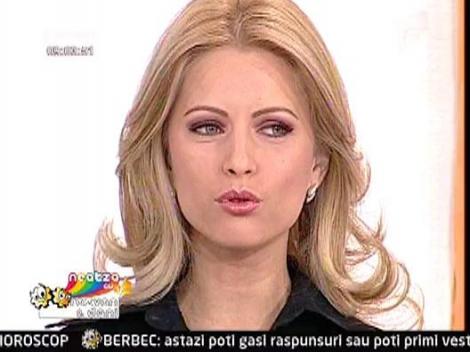 Nicoleta Svarlefus, singura in platou