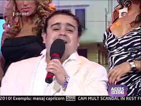 Adi Minune canta la Acces Direct