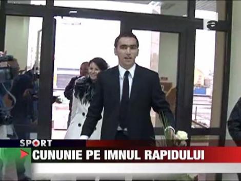 Cununie pe imnul Rapidului