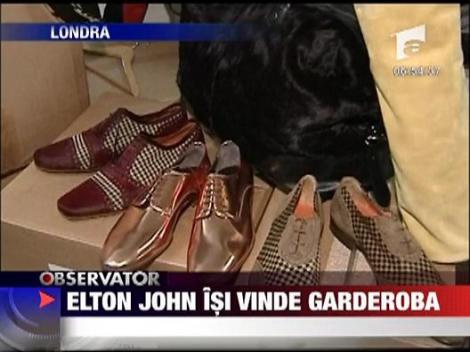 Elton John isi vinde  garderoba
