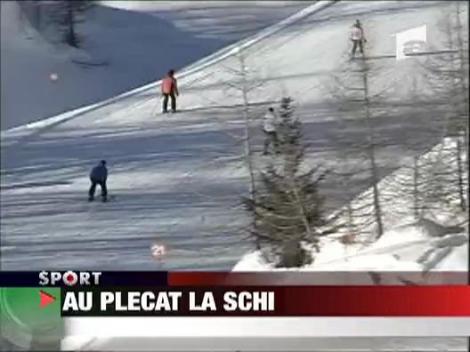 Au plecat la schi