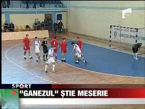 "Ganezul" stie meserie