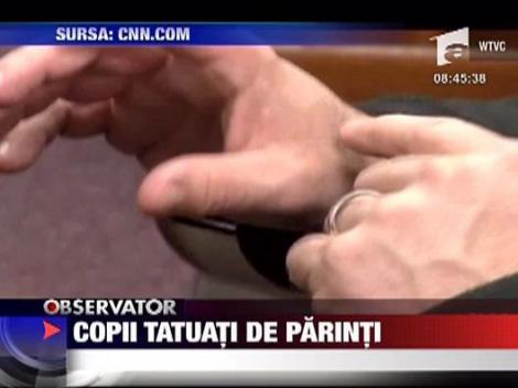 Copii tatuati de parinti