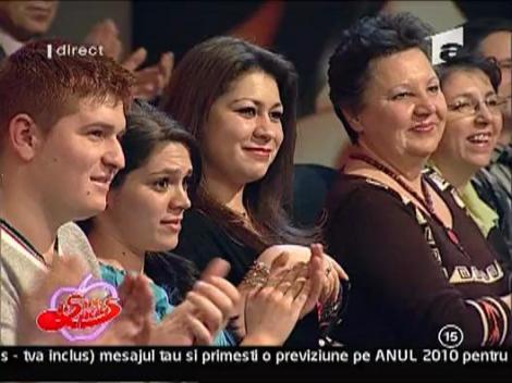 Magicianul Augustin va prezinta un numar de magie!