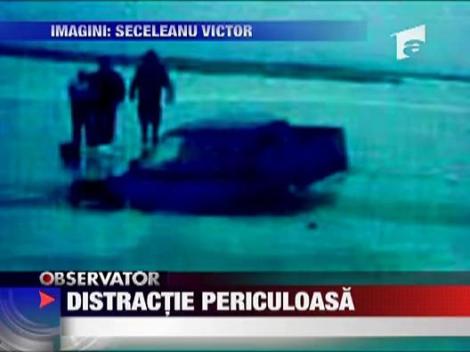 Masina scufundata in lac