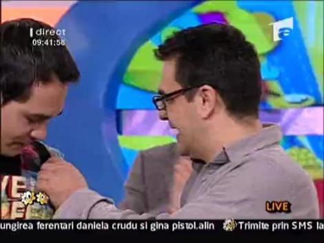 Brenciu canta o piesa a lui Margineanu