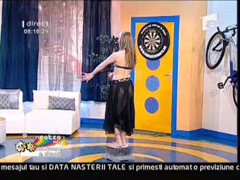 Ionela Hantari danseaza pe cuie