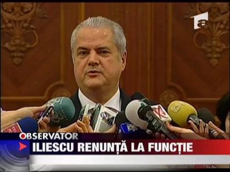 Ion Iliescu renunta la functiile din PSD