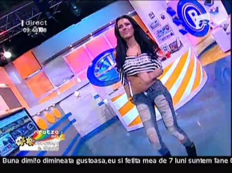 Iris va canta in deschidere la AC/DC