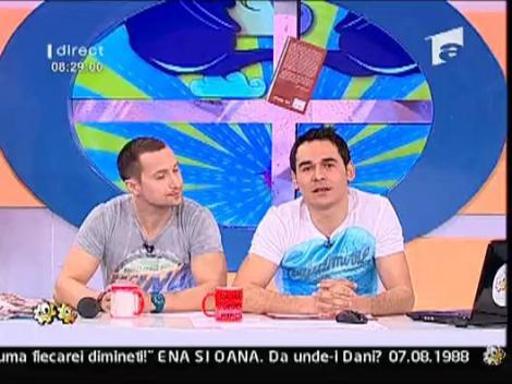 Razvan este atacat cu o carte