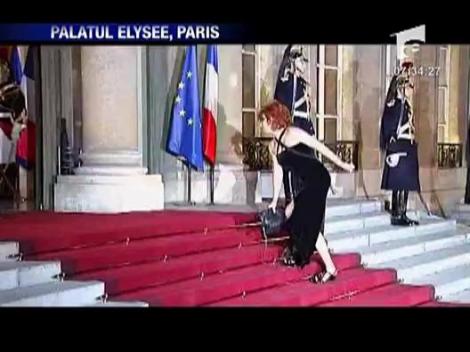 Mylene Farmer era sa cada la dineul oferit presedintelui rus Dmitri Medvedev