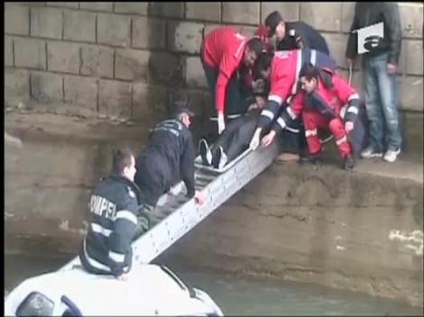 Salvat de la inec de pompieri