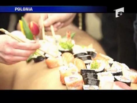 Sushi servit de femei de pe corpurile barbatilor