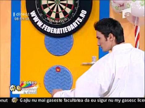 Demonstratie cu arme! Campioni mondiali la karate