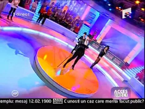 Erotism exprimat de Sylvie prin miscari si voce