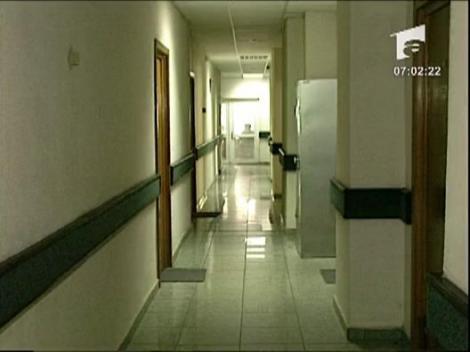 Femeia care s-a prabusit la locul de munca a murit aseara