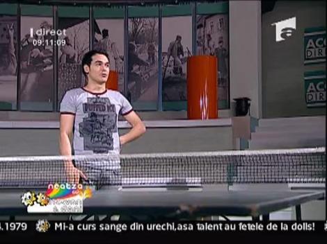 Razvan trage din greu... la tenis de masa