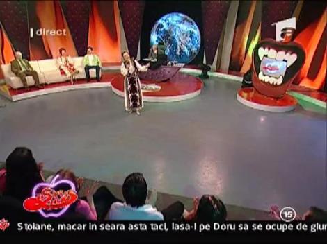 Mirela Petreanu a cantat la Un show Pacatos melodia Cu ce m-am ales in viata