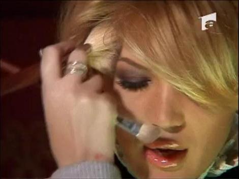 Agonie si extaz pentru vedetele "tunate"